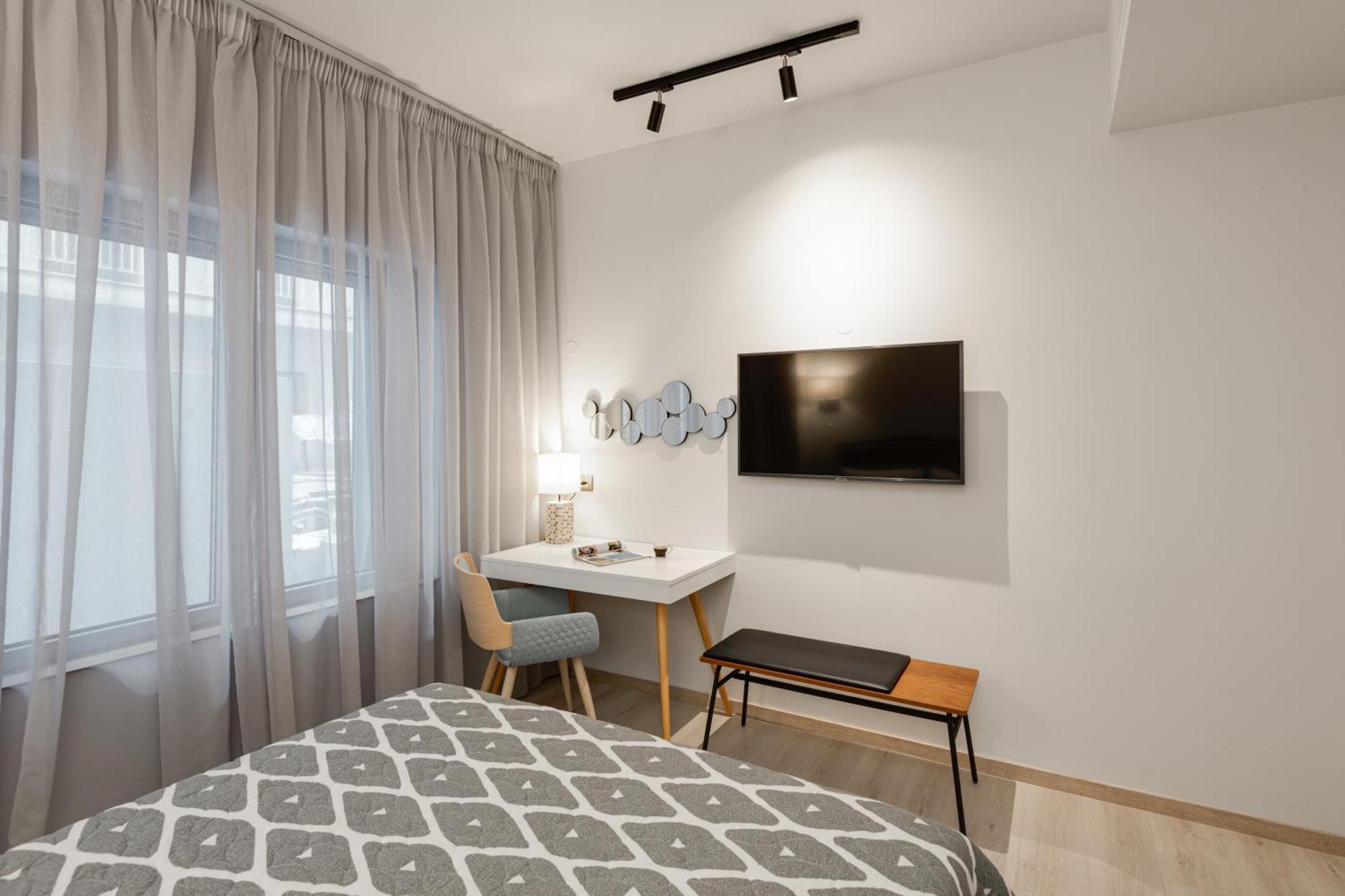 Square Elegant Suites Thessaloniki Exterior photo